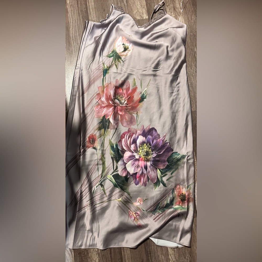EXPRESS Satin Floral Dress 🪻🪷🌷